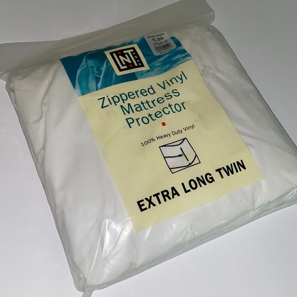 Twin XL Vinyl Mattress Protector